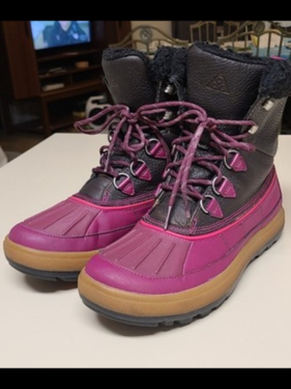 Nike ACG Woodside 2 faux fur waterproof chukka duckboots size 8